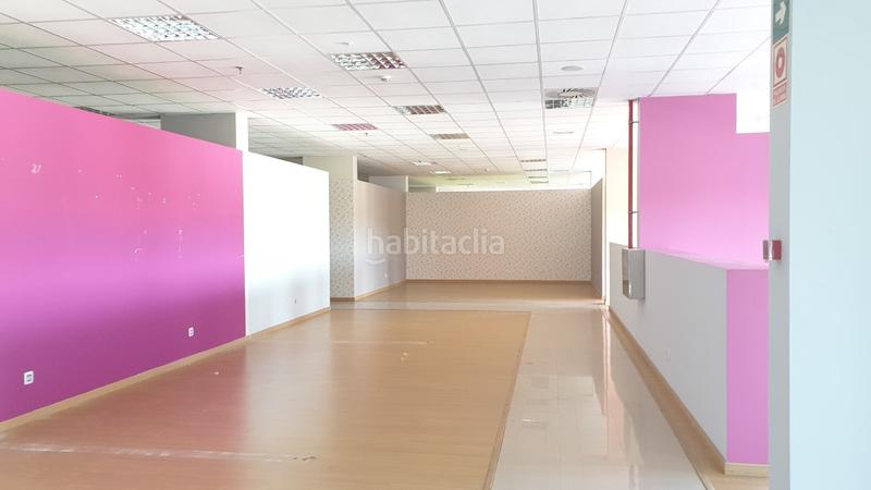 Foto cfa22a6f-f598-4927-aec4-c8b216b90dfe. Local comercial en c.c. monte balado local comercial de 1.400 m2 en centro comercial en Brión