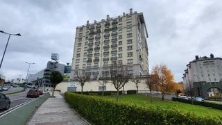 Locale commerciale in Rúa orquídea, 30, 27004 lugo, españa. Venta de local de 1.700 y parking 1.650 m en lugo