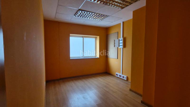 Foto 1aa7238b-e540-491a-9cc3-a16bc0f94d6f. Local comercial en calle naturalista lopez seoane os presentamos este local situado en Ferrol