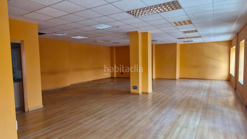 Foto 85aecb36-bdaf-4023-99e5-a70b56cf054b. Local comercial en calle naturalista lopez seoane os presentamos este local situado en Ferrol