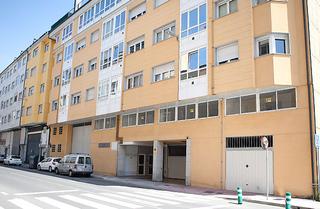 Aparcament cotxe a Avda carlos azcarraga 82 88,lugo. Os damos la bienvenida a este local ubicado en lugo