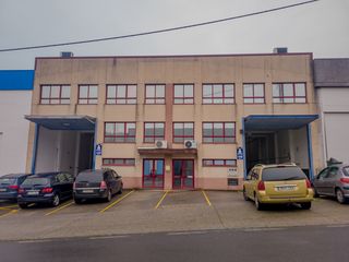 Nau industrial a P.i. bergondo, la coruña, españa. Se vende nave en polígono de bergondo