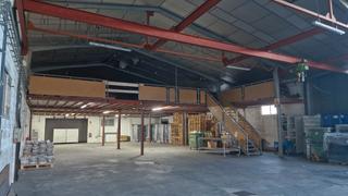 Nau industrial a P.i. tambre, santiago de compostela 17. Se vende nave con muelles en santiago de compostela