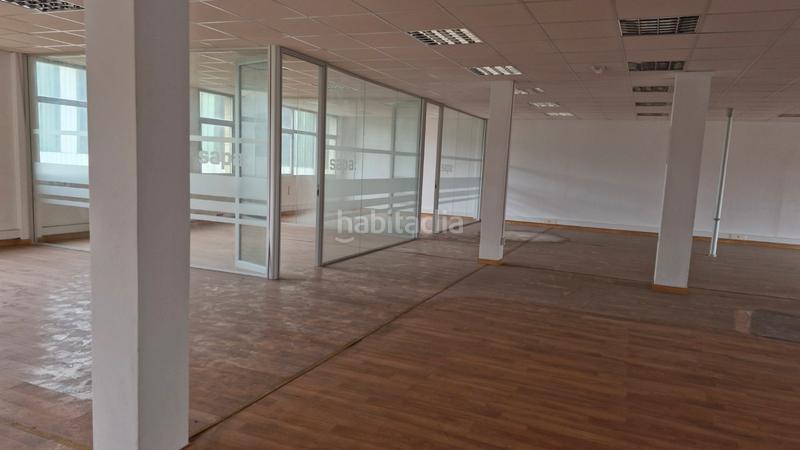 Foto 4d151ccf-63e1-4f5f-b9d7-085806e77cdc. Rent industrial building in pol. ind. de sabón in Arteixo