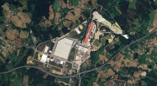 Finca rústica a Laracha, la coruña, españa. Se vende parcela de uso industrial en laracha de 1.200 m