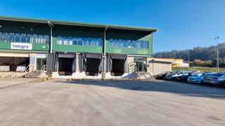 Location Bâtiment à usage industriel à Vigo, pontevedra, españa. Alquiler de nave con 7 muelles en vigo
