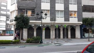 Car parking in Avda de las camelias 114,vigo. Local comercial y parking en la camelias 114 de vigo