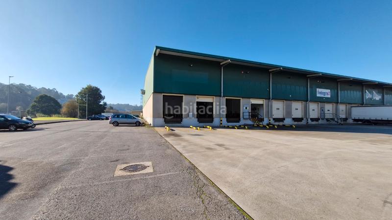 Foto 1a98f9a9-cecc-4209-b970-ea0b5e2d5664. Nave industrial venta de nave con 7 muelles en Valadares - Beade Vigo