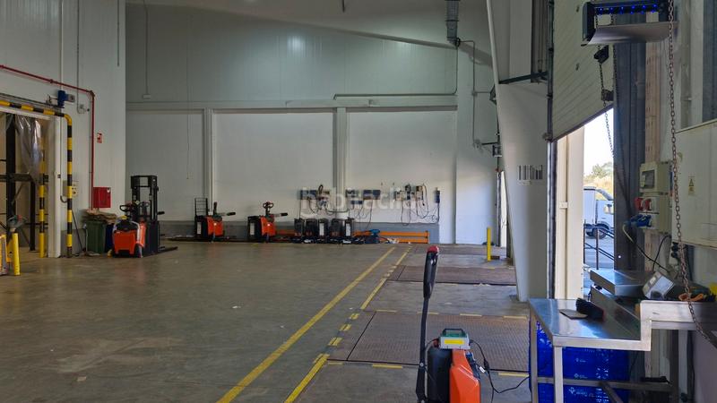 Foto 287c2879-fe3f-48bb-a8d2-945d03cab04a. Nave industrial venta de nave con 7 muelles en Valadares - Beade Vigo