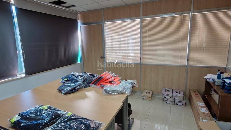 Foto 46a4e033-d1af-4728-bb34-7dd0f3fe0ad6. Nave industrial venta de nave con 7 muelles en Valadares - Beade Vigo