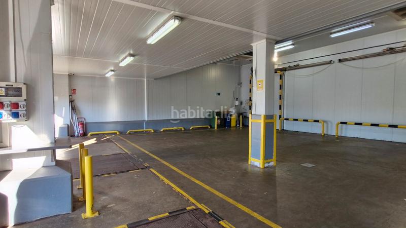 Foto 4d63cb89-60e3-4917-af31-5980429c5ba6. Nave industrial venta de nave con 7 muelles en Valadares - Beade Vigo