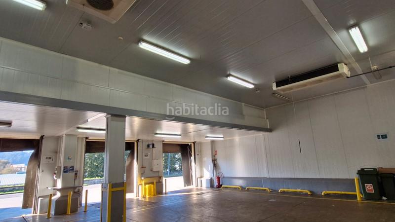 Foto 98a54b74-65fd-457a-81ee-cb4857455fdf. Nave industrial venta de nave con 7 muelles en Valadares - Beade Vigo