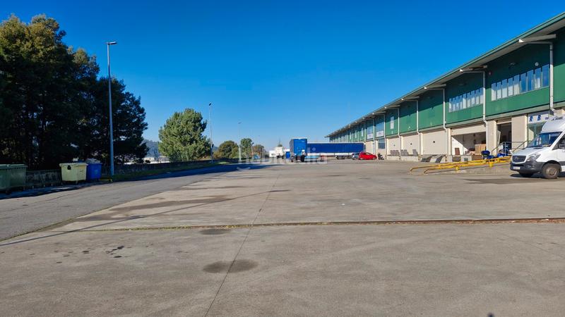 Foto b856c6a7-ec7a-48aa-ba26-cb30d8ff9519. Nave industrial venta de nave con 7 muelles en Valadares - Beade Vigo