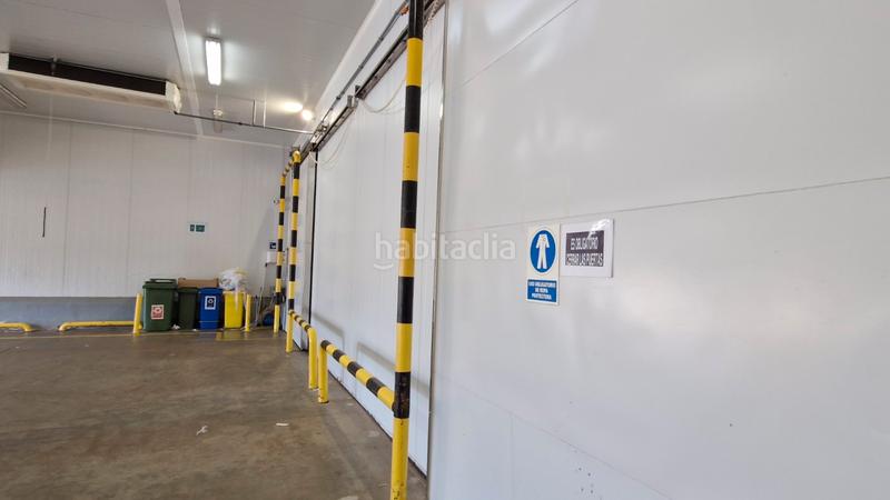 Foto ef7f8dd7-e650-40e5-a93a-a9366123e6b1. Nave industrial venta de nave con 7 muelles en Valadares - Beade Vigo