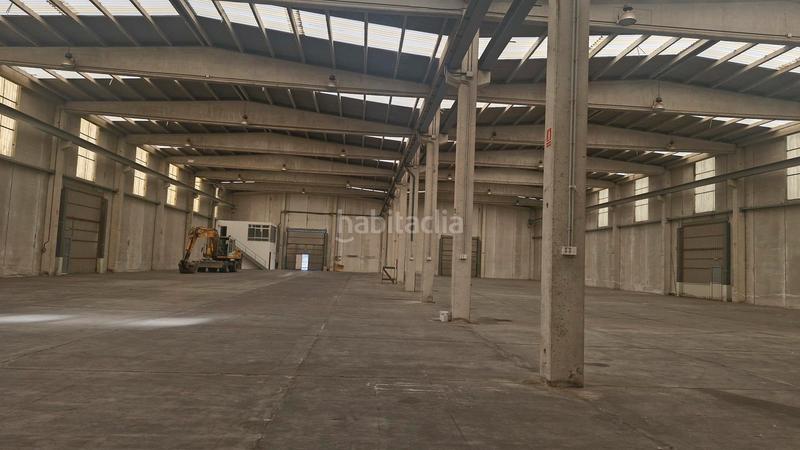 Foto b00cca1f-319d-4ff4-bf6b-c30c9770a8fe. Rent industrial building in pol. ind. sabón Arteixo in Arteixo