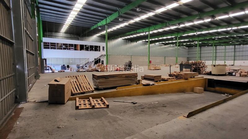 Foto f6b66c6a-7365-4aa5-ad0b-47f808e25084. Miete fabrikhalle in Coirós