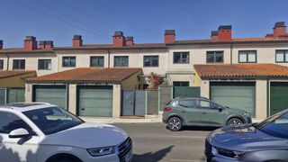 Chalet in Estrada casal. Chalet pareado en estación do casal.