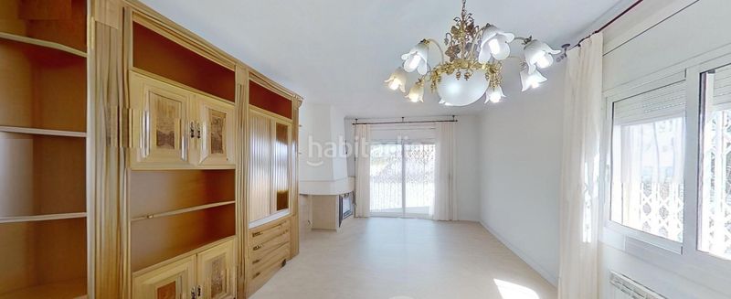 Foto 485da0a2-0032-43ce-a77e-72e7e45b7f2d. Casa amb calefacció aparcament a Mas Mel Calafell