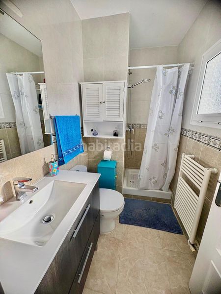 Foto 0ee15e93-4a6b-45ac-9e7d-ff0350b489b6. Casa aparellada amb calefacció aparcament piscina a Segur de Calafell