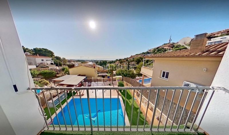 Foto 056c6db2-b676-421d-b8fa-a05e843e2a0f. Casa aparellada amb calefacció aparcament piscina a Segur de Calafell