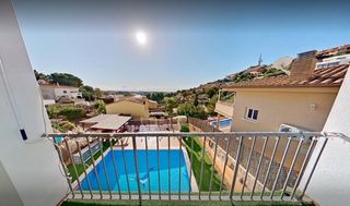 Maison jumelée  Avenida del comte gómez de orbaneja. Casa en venta segur de calafell
