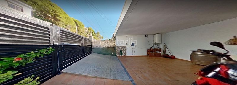 Foto 9d11f49f-0985-4d47-9336-553d6a302842. Casa aparellada amb calefacció aparcament piscina a Segur de Calafell