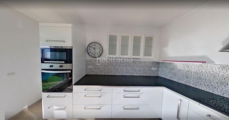 Foto c3385514-8474-4f27-901b-9b96bbc5d413. Casa aparellada amb calefacció aparcament piscina a Segur de Calafell
