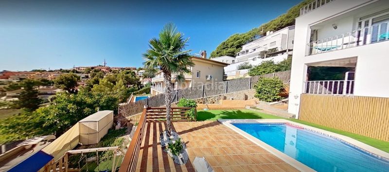 Foto df2fbf1e-20b3-45c2-8ce4-d8a3ef3fa7d6. Casa aparellada amb calefacció aparcament piscina a Segur de Calafell