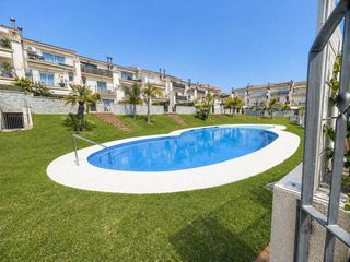 Casa adossada  Avenida av. cam� dels capellans. Casa en venta en av. cami dels capellans de sitges