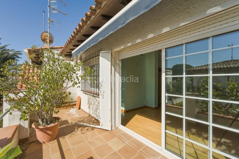 Foto 8d792269-d17a-4f67-99c5-042550f9ee08. Casa amb calefacció aparcament piscina a Can Girona - Terramar - Vinyet Sitges