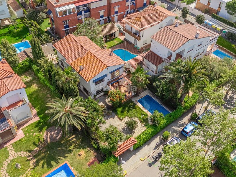 Foto 96c51f40-9ada-4502-ac29-c8515bedcf8b. Casa amb calefacció aparcament piscina a Can Girona - Terramar - Vinyet Sitges