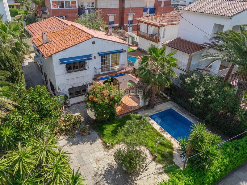 Foto e171111d-1f45-457c-95f8-d6a1821a6e88. Casa amb calefacció aparcament piscina a Can Girona - Terramar - Vinyet Sitges