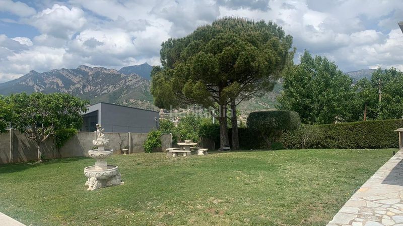 Foto 4ad3431e-e655-4650-b9c1-51c102c8fda0. Casa amb calefacció aparcament piscina a Berga