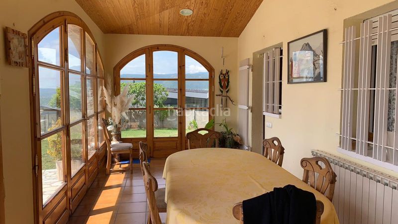 Foto bedf9b9c-65b8-448d-8c77-9b66fcdb4bbf. Casa amb calefacció aparcament piscina a Berga