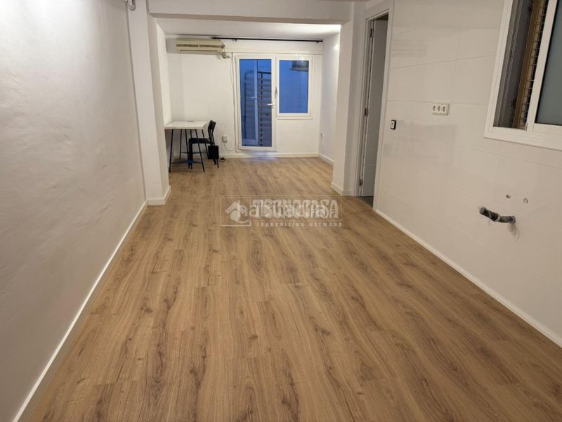 Foto 43e52203-2741-4cc2-ab76-8b7ebd8c5d62. Estudi a Congrés - Indians Barcelona