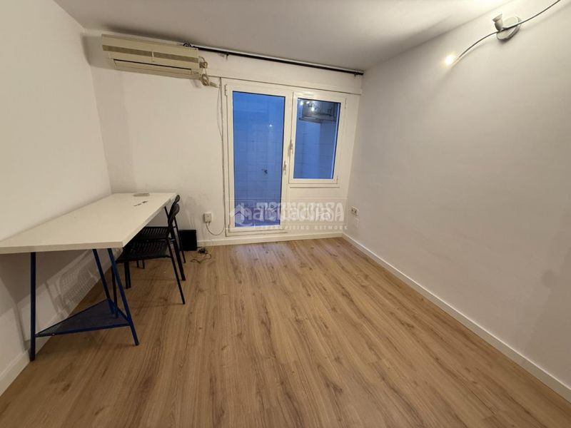 Foto 7424b8e0-5a52-4929-8bc5-9da2faeb007b. Estudi a Congrés - Indians Barcelona