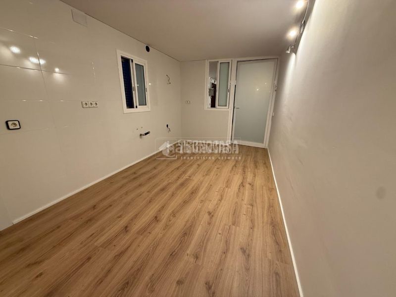 Foto ab15ed4c-3ed0-4529-b6dd-2a4643a92a24. Estudi a Congrés - Indians Barcelona