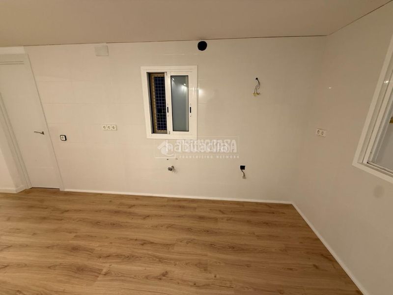 Foto d8bef7c3-7e2f-43b6-a446-1bd70e3d4d8d. Estudi a Congrés - Indians Barcelona