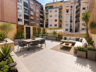Towny house in Navas. Casa en venta en barcelona