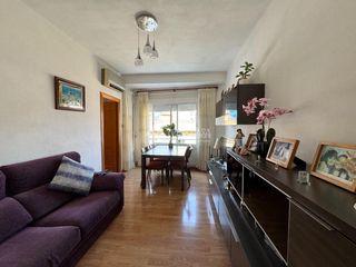 Flat in El Camp de l´Arpa del Clot. Piso en venta en barcelona