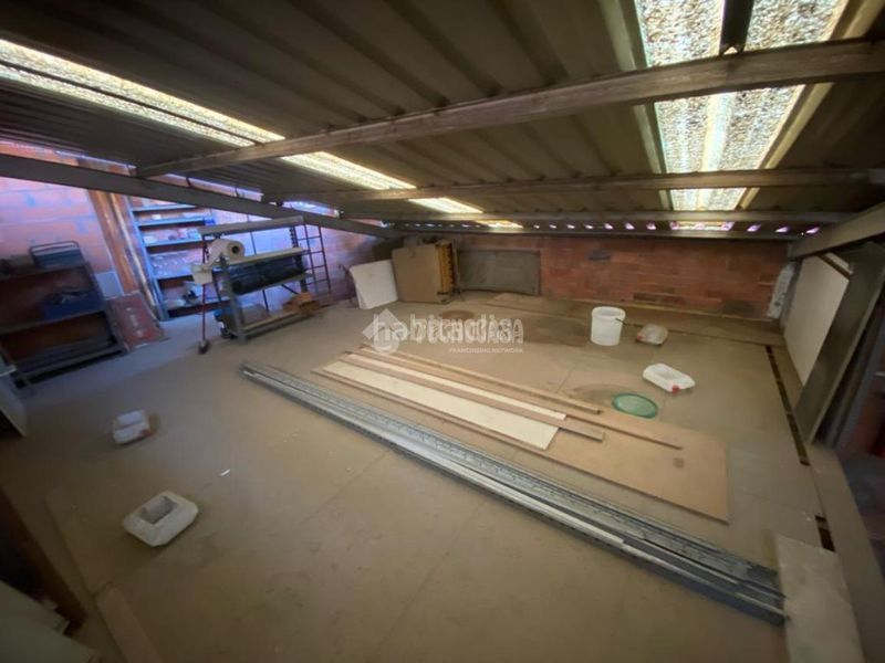 Foto 231fb8c9-dfdb-40e6-b7d1-940e0648a83b. Casa amb aparcament a Navas Barcelona