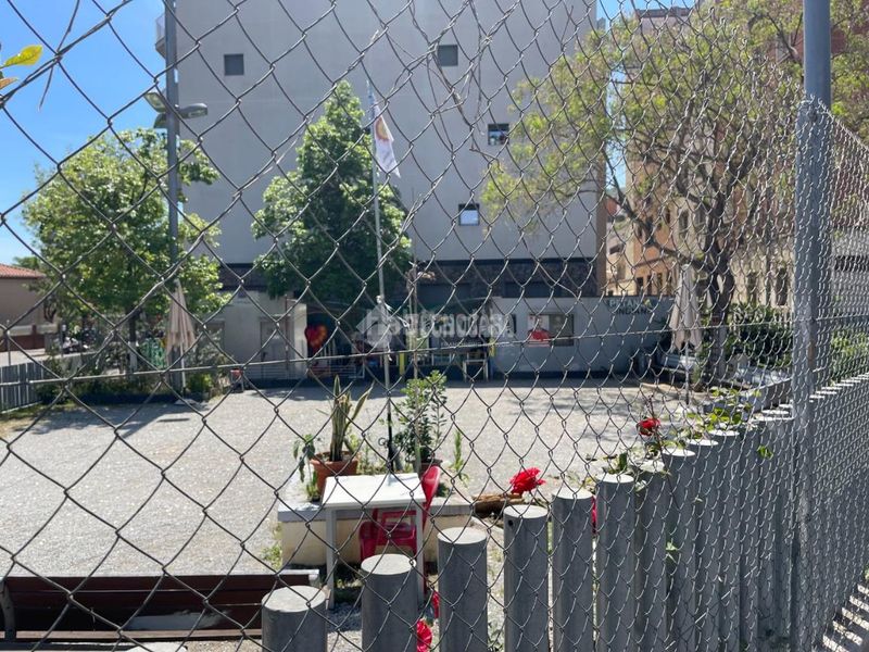 Foto 72852e9c-220c-446b-8164-226088436b48. Casa amb aparcament a Navas Barcelona