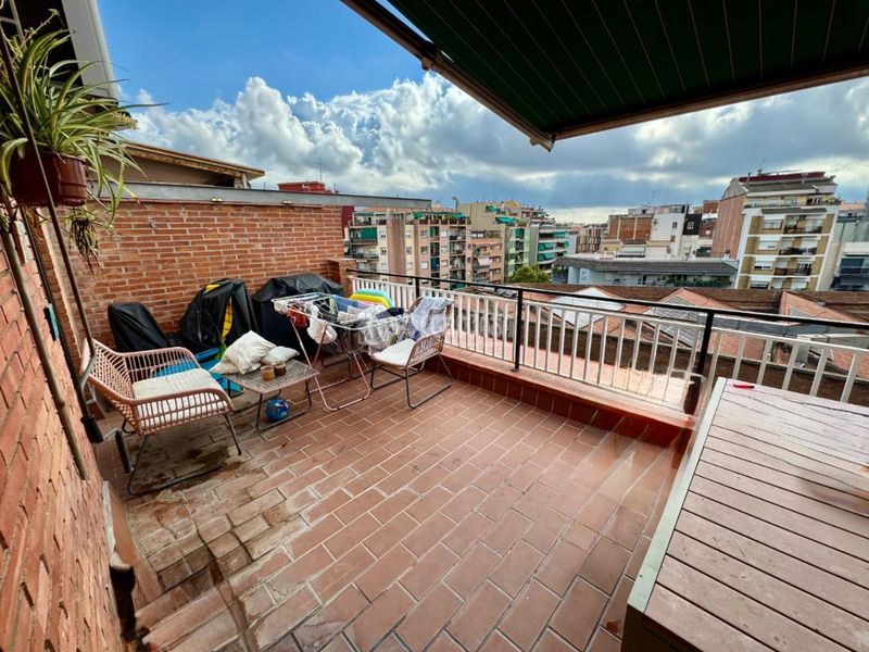 Foto 4cadbb29-31e3-43ee-beae-ff53c3e17c0a. Ático  en venta en Navas Barcelona