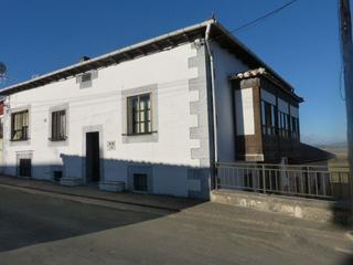Casa a Villarcayo de Merindad de Castilla la Vieja. Casa con calefacción en pueblo cercano a villarcayo