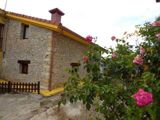 Casa a Medina de Pomar. Casa con terreno junto a medina