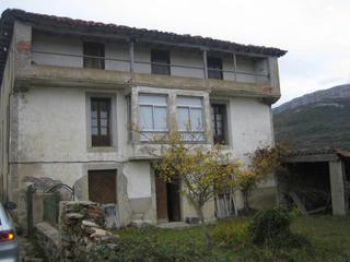 Casa a Merindad de Montija. Casa con terreno