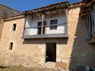 Maison à Valle de Manzanedo. Casa con patio y terreno, ideal negocio rural