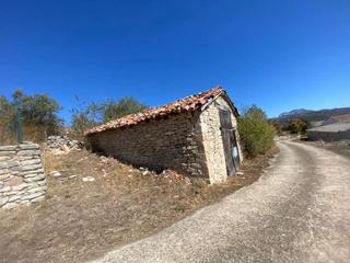 Nau industrial a Valle de Losa. Almacén con terreno en valle de losa