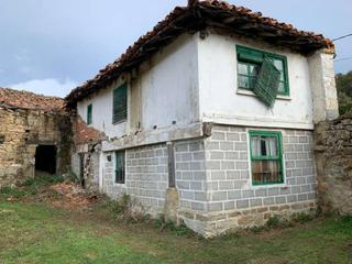 Casa a Merindad de Valdeporres. Casa y terreno en rozas de valdeporres