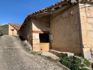 Maison à Valle de Manzanedo. Casa de tres plantas para reformar